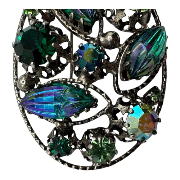 Vintage Green AB Rhinestone Brooch – Oval Filigree Setting‎ – 2” Statement Pin - Picture 2 of 6